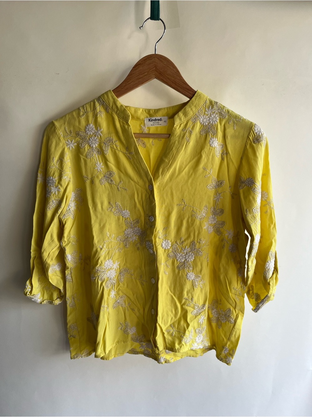 Kindred Embroidered Button Up Shirt Blouse Top Sz Petite Sm PS Yellow Gold Rayon